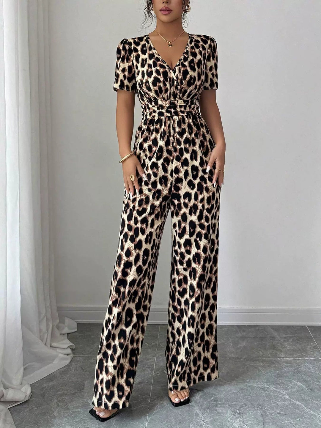 Eveliora - Chic Animal Print Jumpsuit