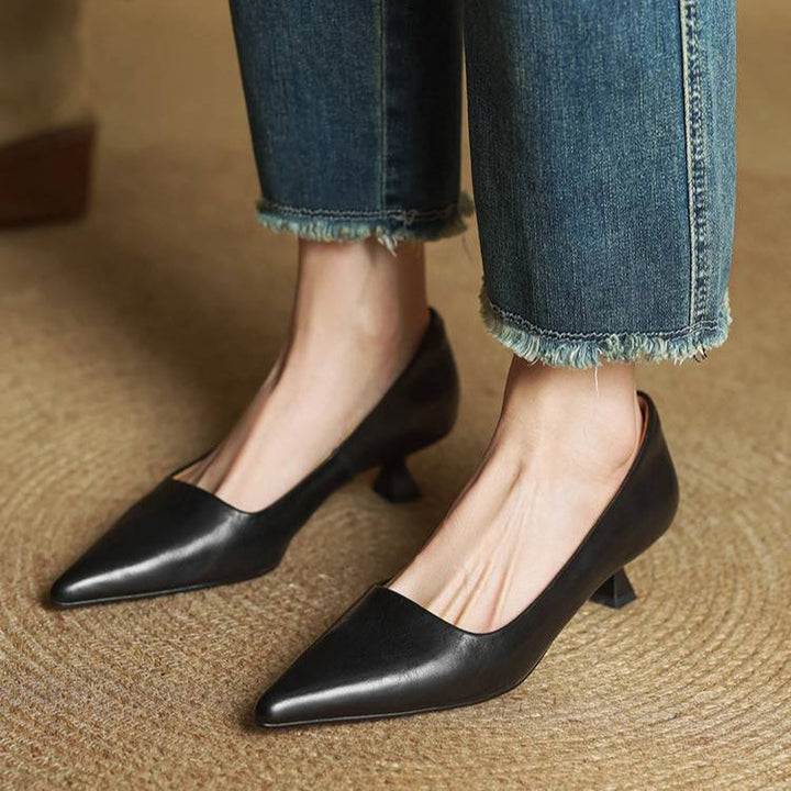 Serelina - Elegant Pointed-Toe Kitten Heel Pump