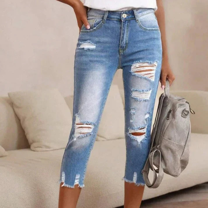 Delina - Distressed Jeans
